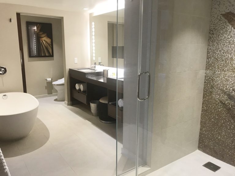 バスルーム 入口から