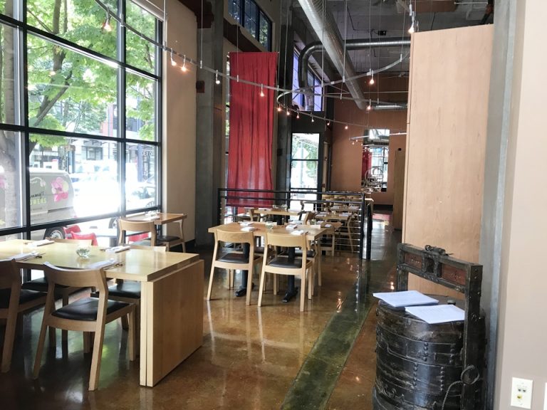 チャイニーズレストラン2時だからかがらがら