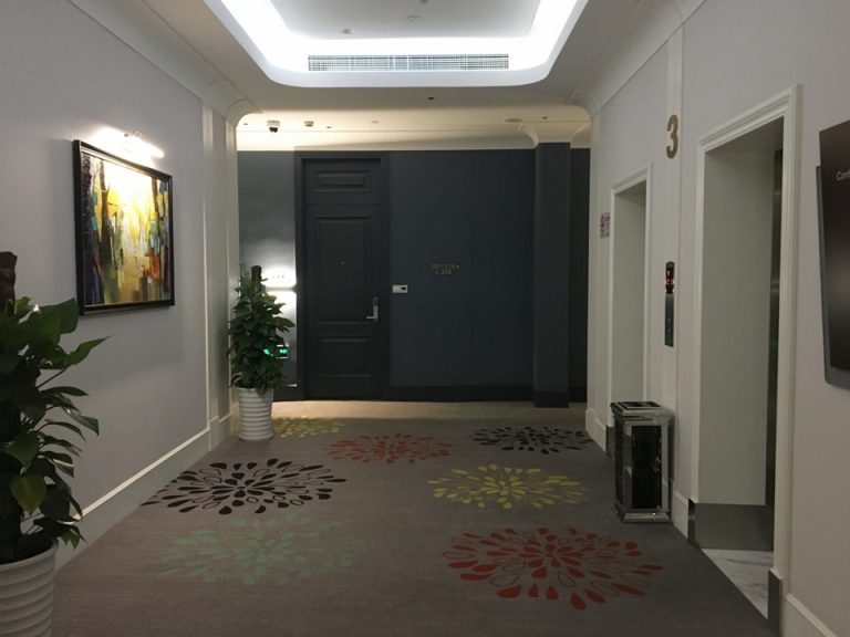 客室階エレベーターホール