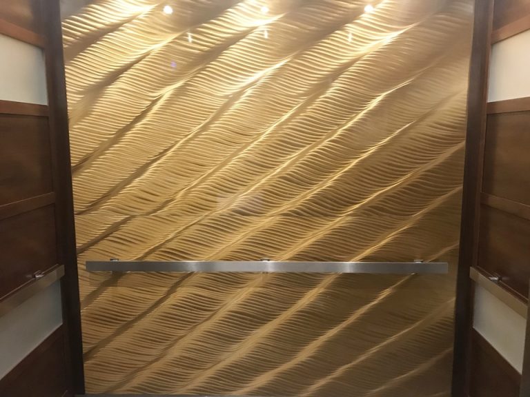 エレベーター内部