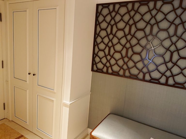 21クローゼット外観(閉じた状態)1