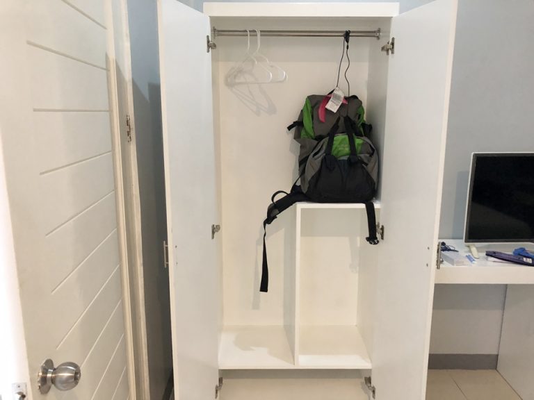 クローゼット外観(開けた状態)