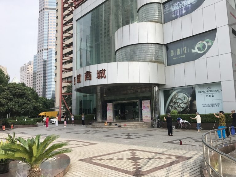 みなさん、朝から太極拳。素晴らしいと思います