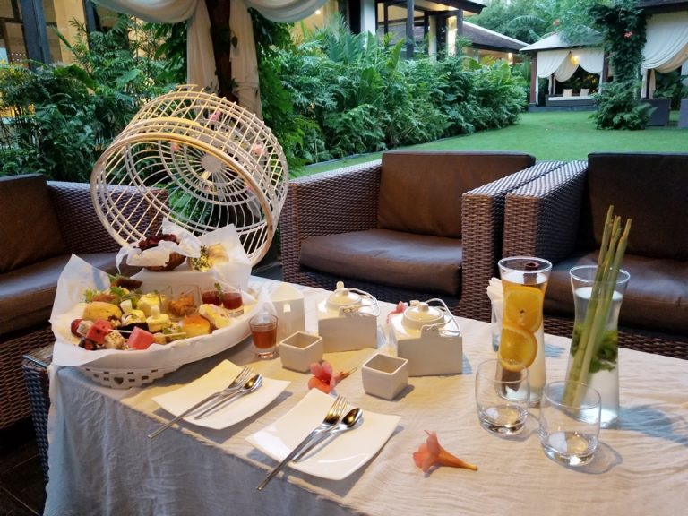 アフタヌーンティーはスパガーデンで楽しむこともできます。