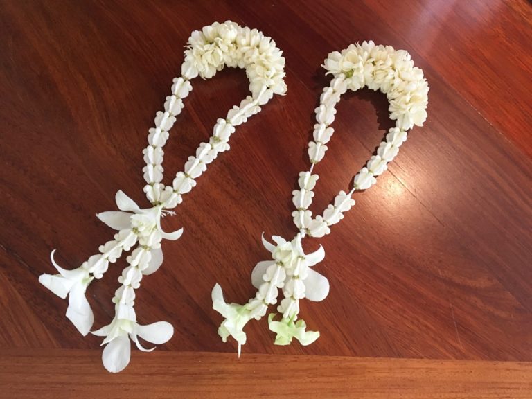 チェックイン時にもらえる歓迎の花輪。とても香りが良いです