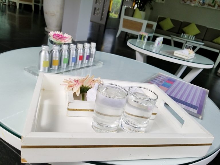 マッサージの前にお水と冷たいおしぼりをくれました。