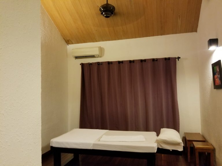 スパの施術ルームは天井が高く、良い空間でした。