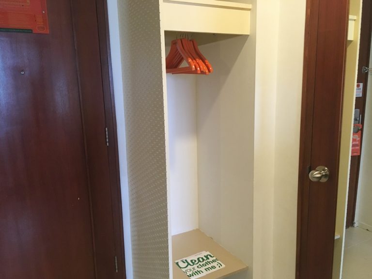 クローゼット全体