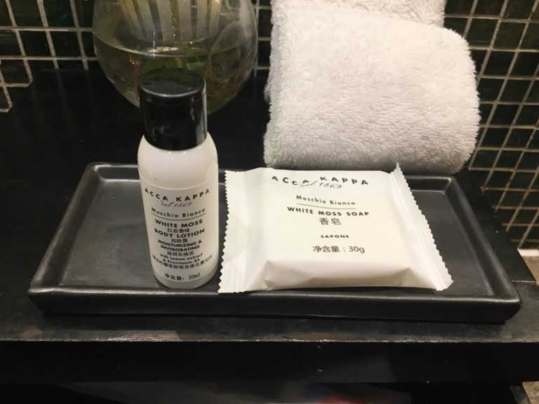 ボディーローションと石けん。ACCA KAPPAのものです