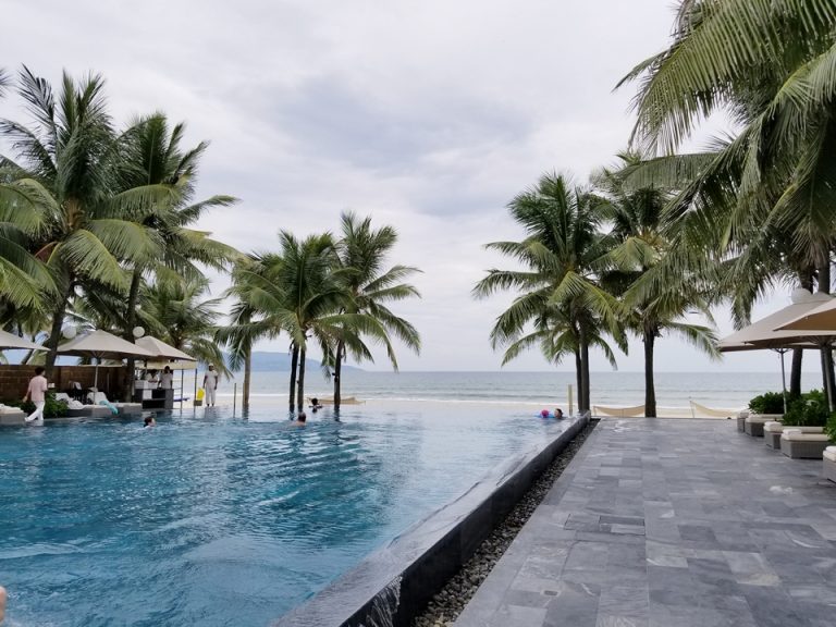 デイベッドは両サイドにあります。