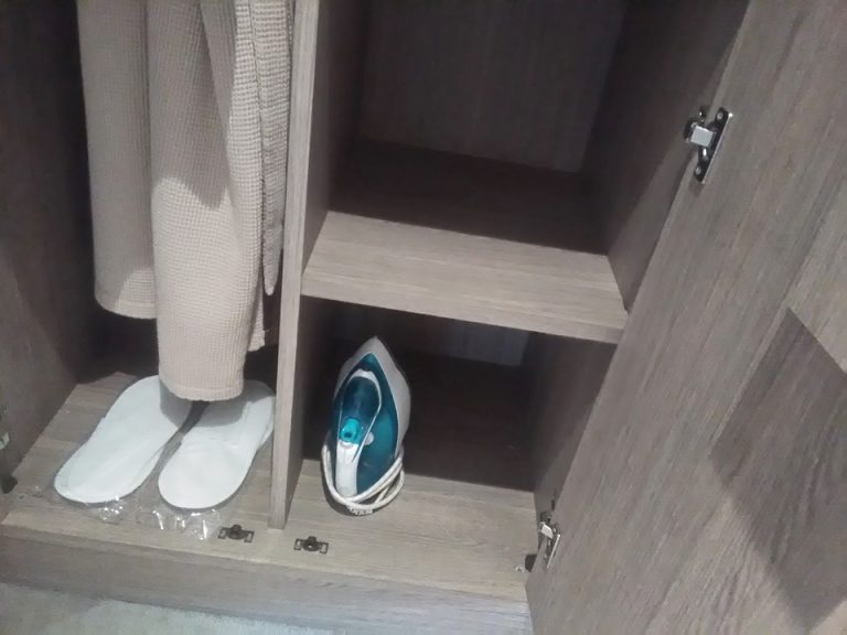 クローゼット開けたところ
