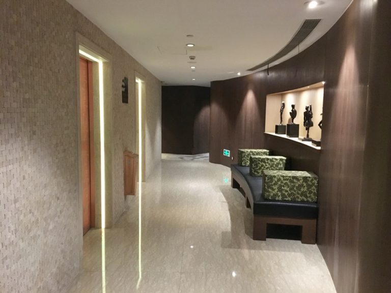 客室階のエレベーターホール