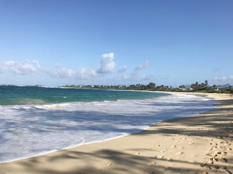 フキラウビーチ ローカルとツアリストが半々