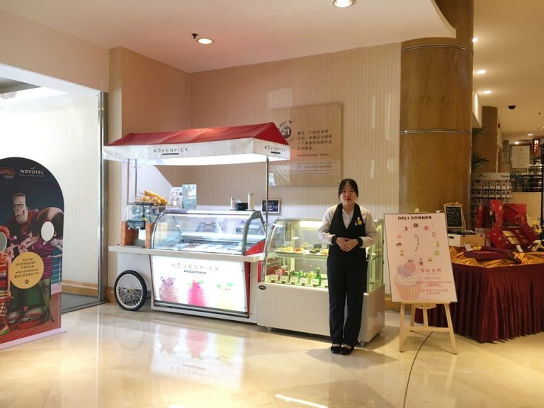 ロビーアイスクリーム屋1