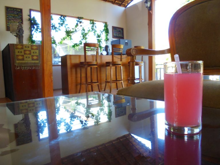 ウェルカムドリンクはグァバジュースです