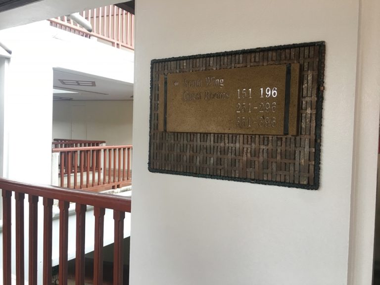 ホテル内観_部屋付近廊下・階段付近