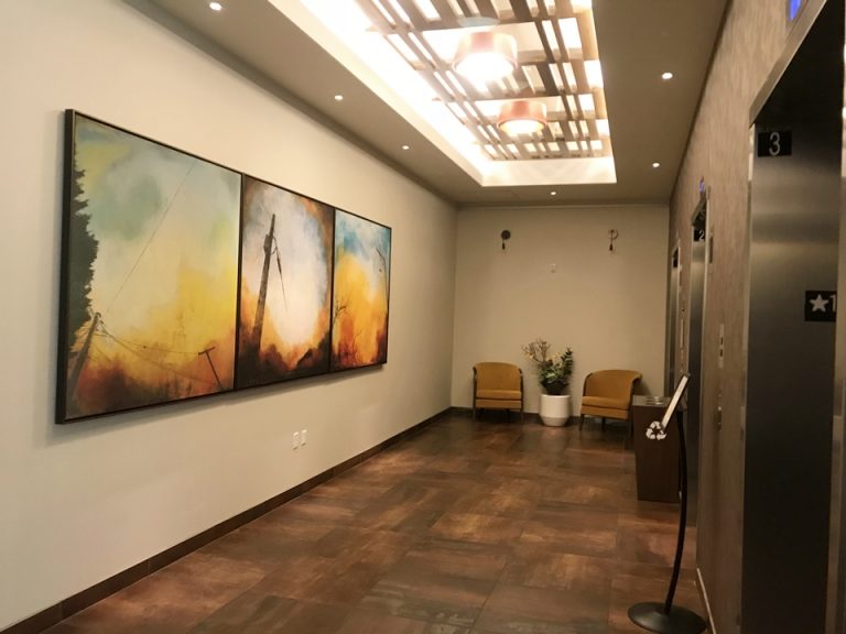 1階エレベーター前ホール