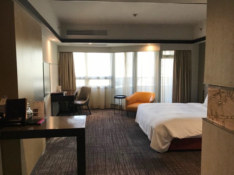 客室全体(入り口側から)2