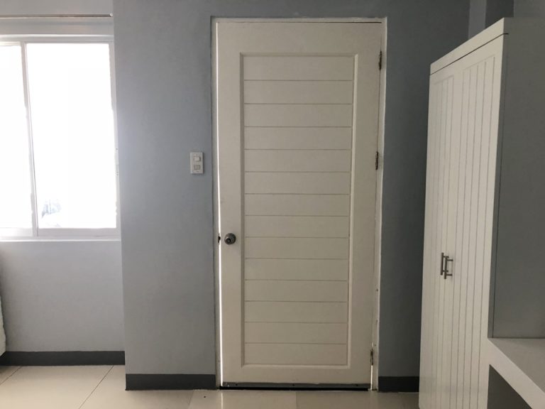 客室入口内観ドア