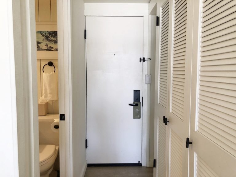 客室ドア【内側】