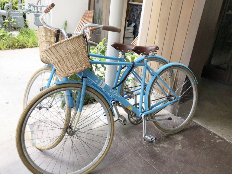 レンタルサイクルがあります。いつでも無料ですが、ブレーキが無いので気をつけて下さい。