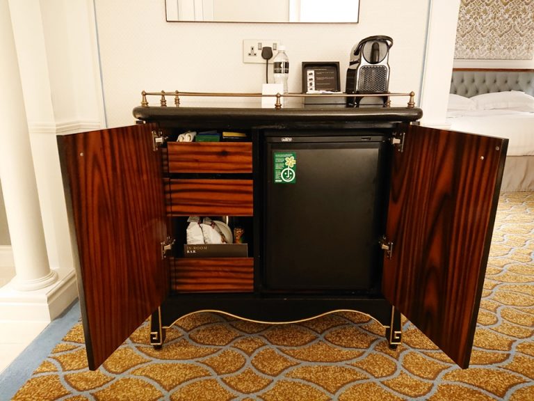 25冷蔵庫(閉じた状態)2