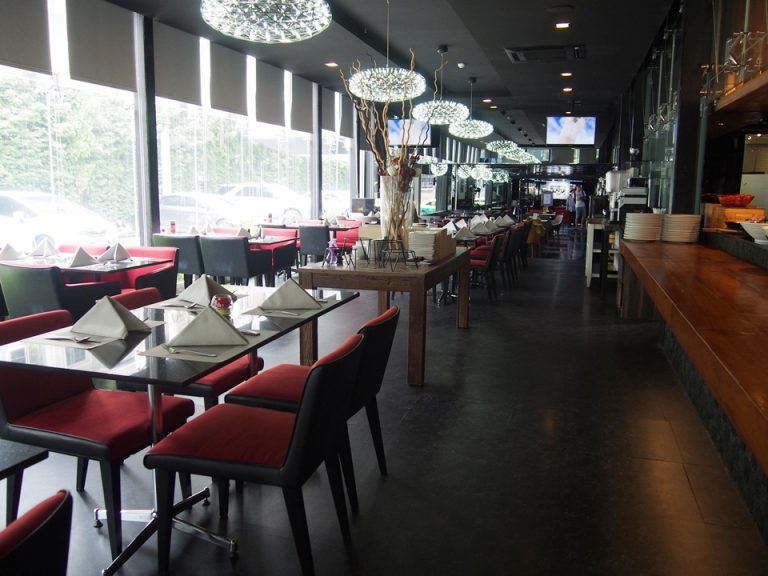 レストラン内観