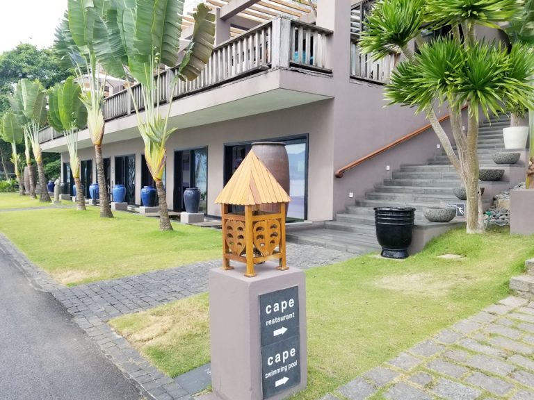 レストラン全体です。下はbarのようです。