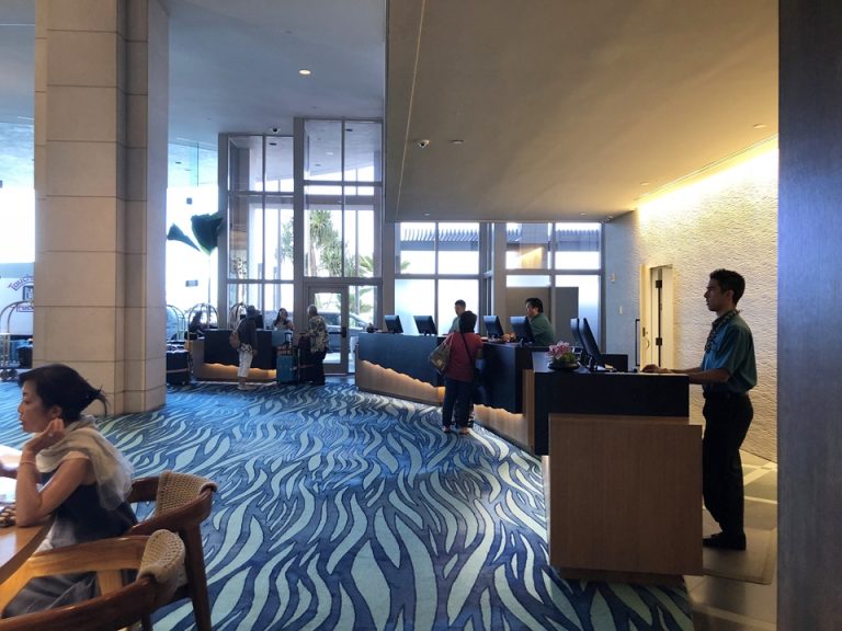 フロント 日本語を話せる方がたくさんいます。