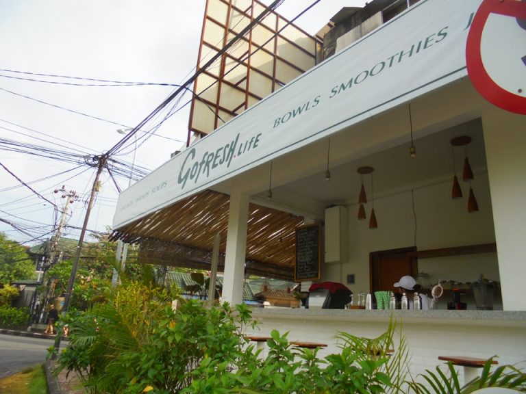 ホテルから直進徒歩3分ぐらいにあるカフェ(Go Fresh)