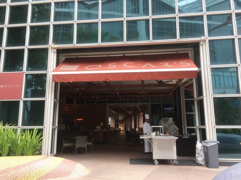 オスカーズ入り口