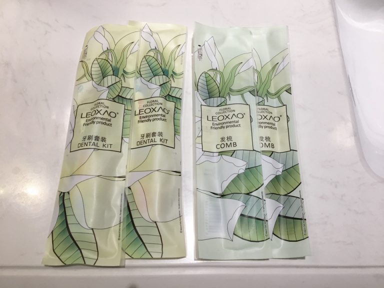 歯磨きセットと櫛