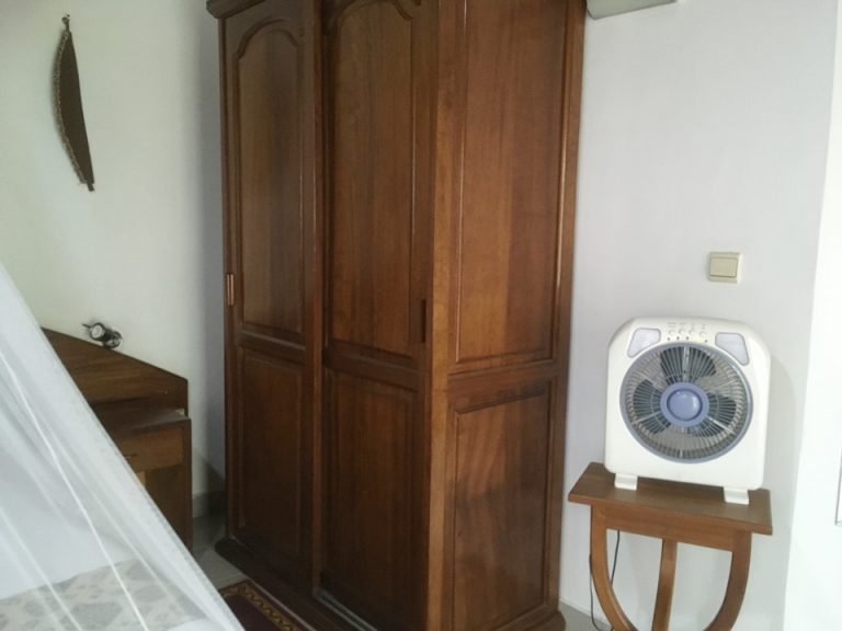 クローゼット閉