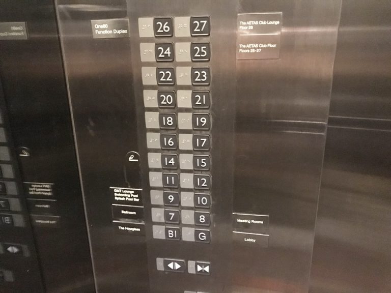 エレベーターボタン