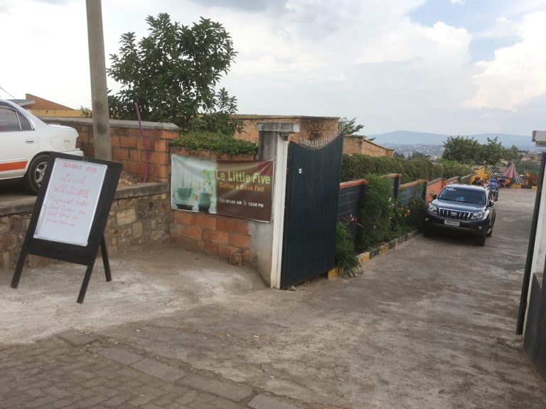 ホテル近くのレストラン4