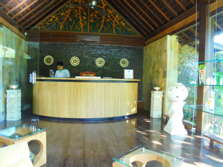 スパ内レセプション