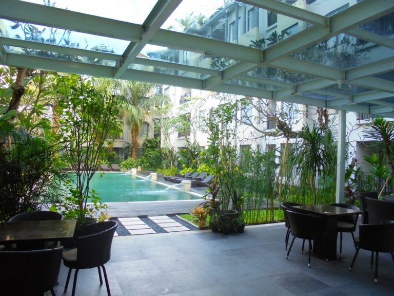 こちらのテーブルで親御さんがお茶をしながらお子様方の遊ぶ様子を見ていらっしゃる方も多々いらっしゃいました