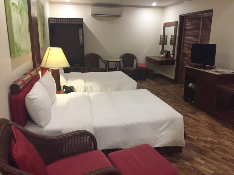 客室入口ドアから