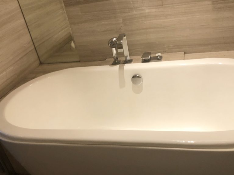 バスタブ