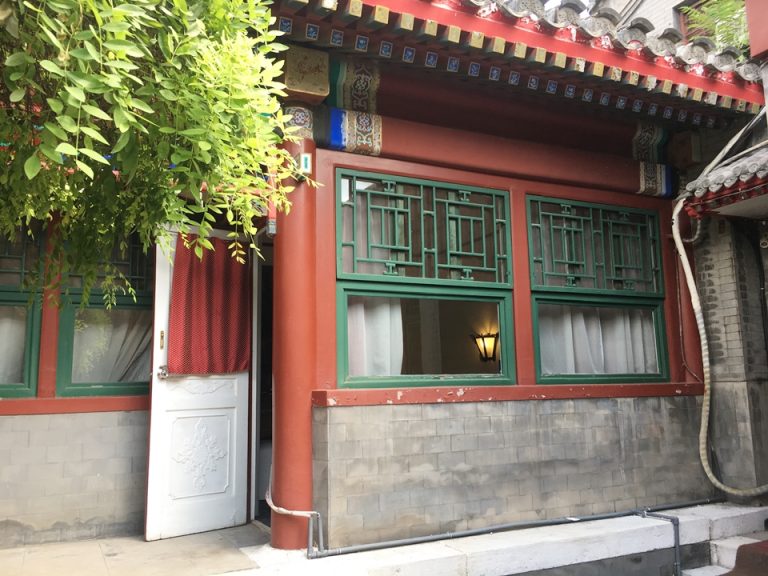 客室の中庭から客室の外観