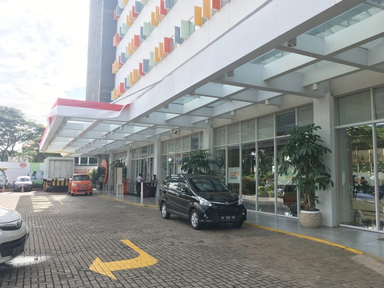 ホテルエントランス近く