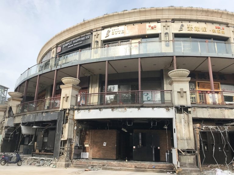 この雰囲気の建物を残してほしい、建て替えでもこの雰囲気を残してほしいなあ