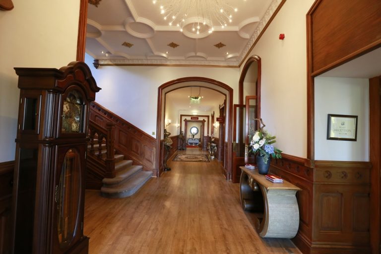 廊下と階段_8296