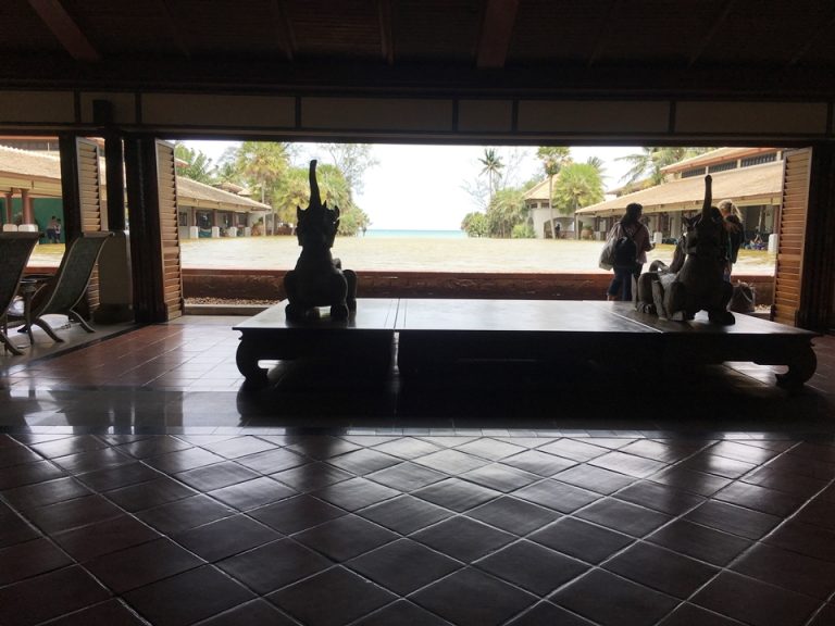 外観_フロント外側