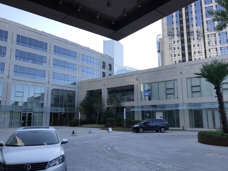 ホテル前のロータリー