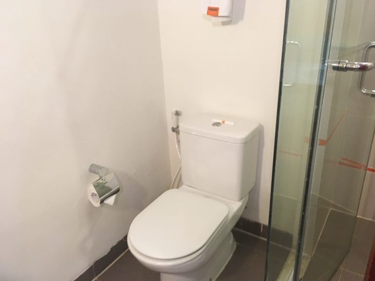 バスルーム トイレ全体
