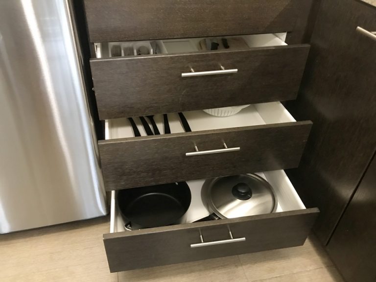 キッチン内引き出し