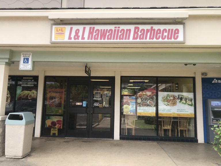 朝食はホテルがイマイチのメニューなのでこちらでランチ兼朝食をとりました