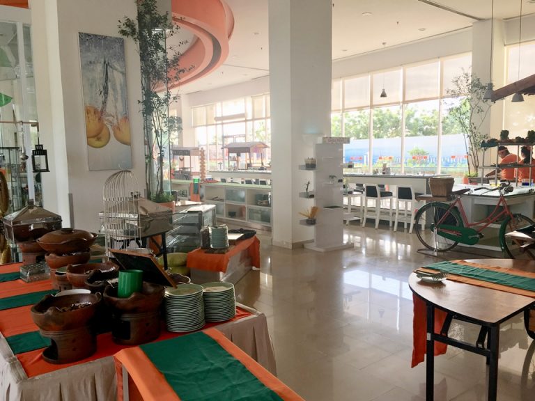 レストラン兼朝食会場