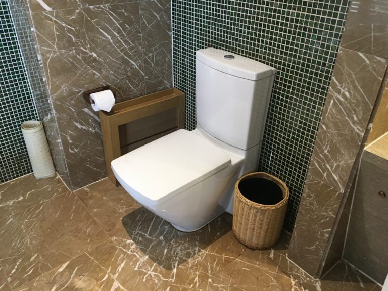 トイレ。ウォシュレットはありません